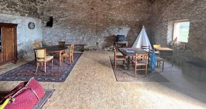 Corps de Ferme pour 10 personnes .