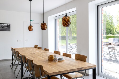 holiday home 't hov 
Place up to 20 people-pet friendly-war history