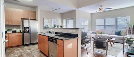 المنشأة من الداخل