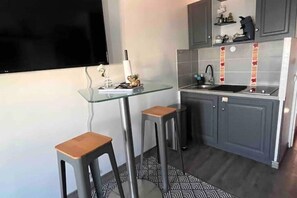 Private kitchen - Apartment 46 (Agde)