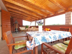 屋外ダイニングエリア