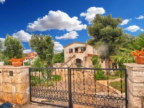 Property grounds - Holiday apartment with air conditioning (Banjole)