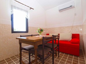 Dining - Holiday apartment with air conditioning (Banjole)