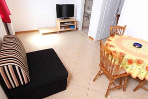 TV - Holiday apartment with balcony and air conditioning (Rovinj)