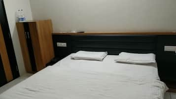 Double Room | Desk, free WiFi