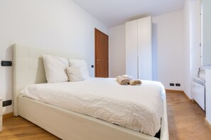1 chambre, fer et planche Ă repasser, Wi-Fi gratuit, draps fournis