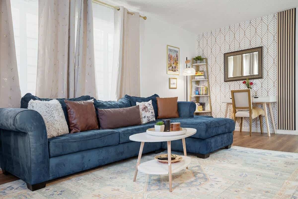 TV, fireplace, offices