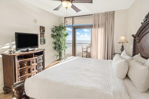 1 bedroom, Internet, bed sheets - Coastal Comfort: 2BR Condo w/ Kitchen and Balcony (North Myrtle Beach)