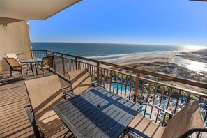 Outdoor dining - Shoreline Solace 2BR Condo Washer and Dryer (North Myrtle Beach)