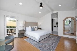 6 bedrooms, travel crib, free WiFi, bed sheets