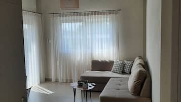 1 bedroom, individually decorated, individually furnished, free WiFi