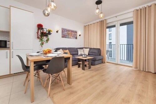 Stylish Apartment | Balcony, Parking, Close to Manufaktura