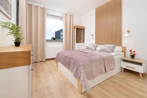 1 habitación, tabla de planchar con plancha, cuna de viaje y wifi 