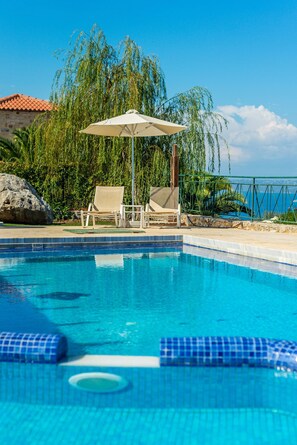 Outdoor pool - Villa Polihymnia St George Retreat BY APOKORONAS-VILLAS (Kokkino Chorio Vamos Chania)