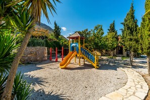 Children’s area - Villa Polihymnia St George Retreat BY APOKORONAS-VILLAS (Kokkino Chorio Vamos Chania)