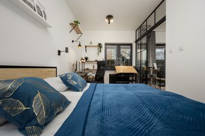 Leilighet, 1 soverom, terrasse | 1 soverom og sengetøy