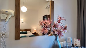 Double Room | Iron/ironing board, free WiFi, bed sheets - Marybill (Santorini)
