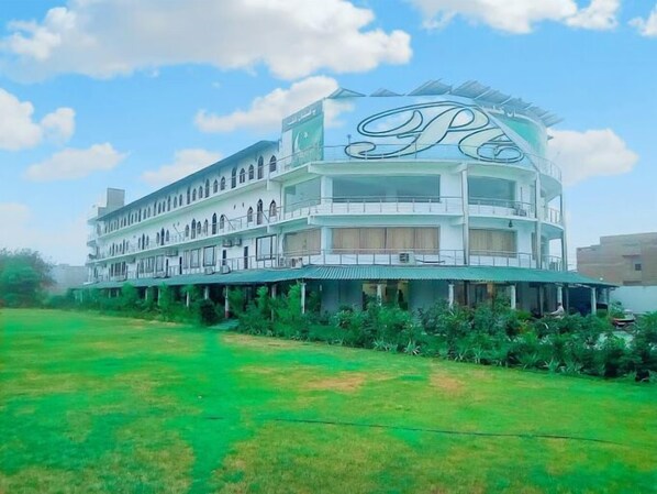 Exterior - Pakistan Club Inn Hotel (Sukkur)