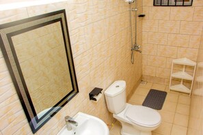 Apartment | Bathroom | Shower, towels