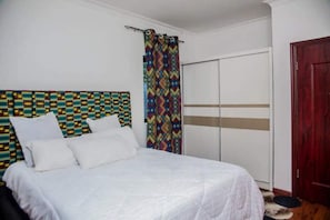 2 bedrooms, iron/ironing board, WiFi, bed sheets - Two Bedroom House Roma Park, LSK (Lusaka)