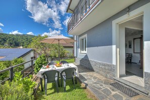 Outdoor dining - Zio Enry Garden Orta Lake (Armeno)