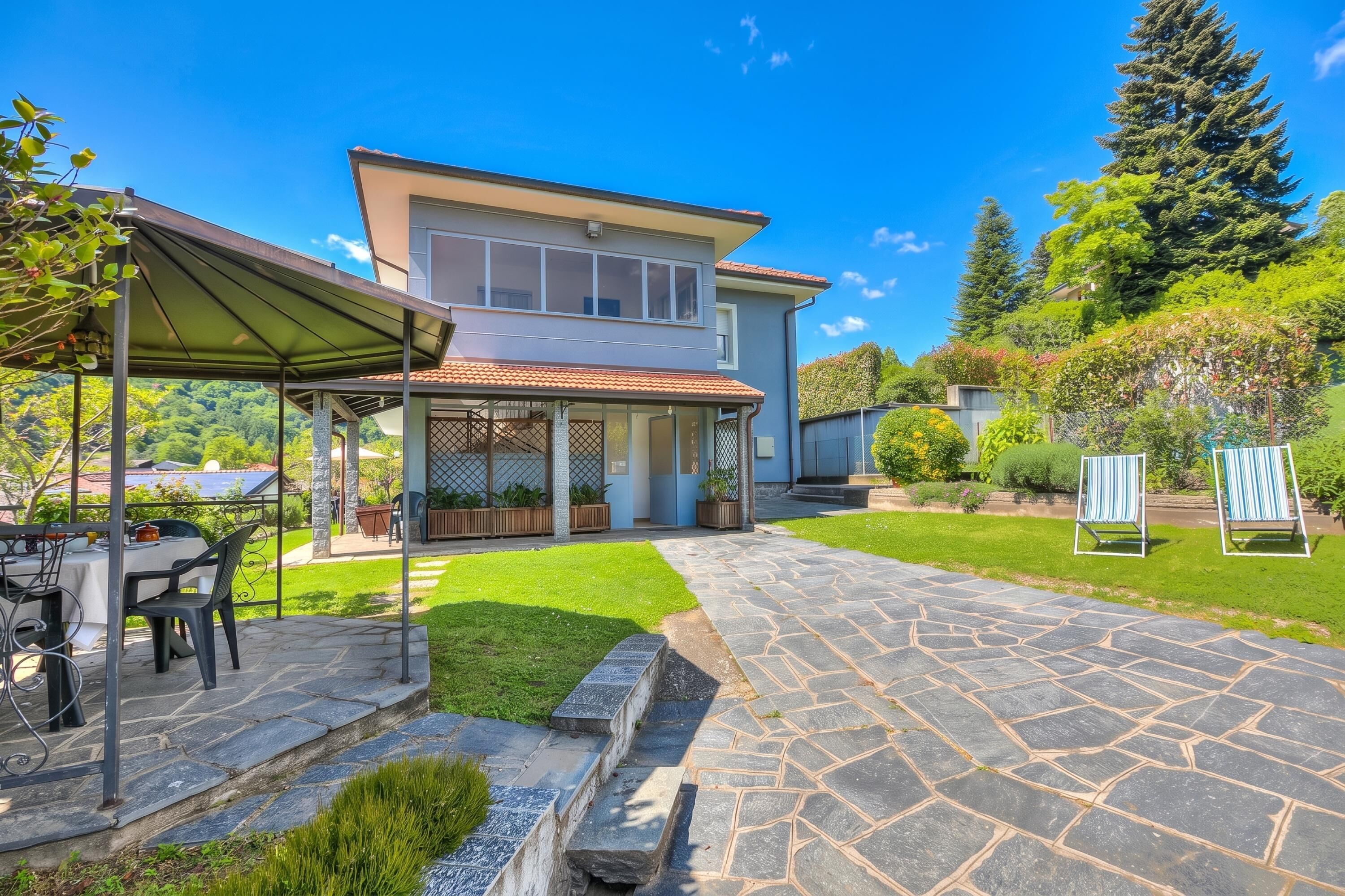 Family Apartment, 3 Bedrooms, Balcony, Mountainside (Zio Enry Terrace Apartment Orta Lake) | Outdoor dining