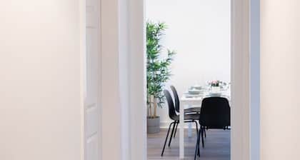 2 Bedroom Apartment-Free Parking