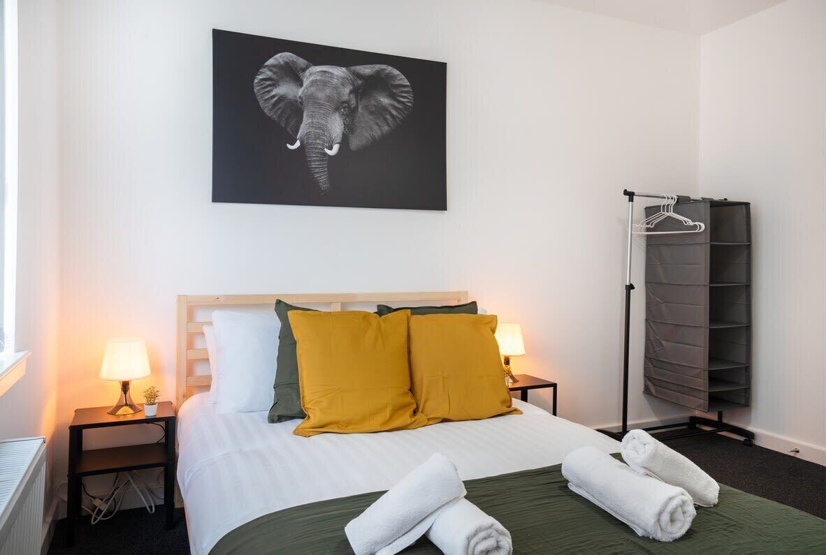 2 bedrooms, iron/ironing board, WiFi, bed sheets