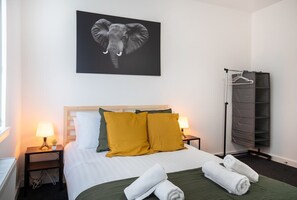 2 makuuhuonetta, silitysrauta/-lauta, Wi-Fi, vuodevaatteet