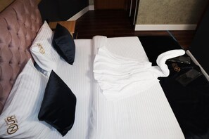 Comfort Studio, City View | In-room safe, blackout drapes, soundproofing, iron/ironing board - GRAND ONUR HOTEL ŞİŞLİ (Istanbul)