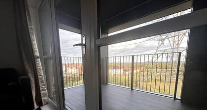 Luxury Modern 2 Bed Apartment in Ebbsfleet