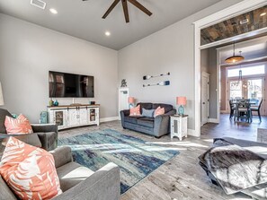 TV - Park Street Retreat S (Canadian)