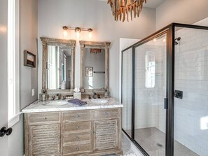 Douche, serviettes fournies