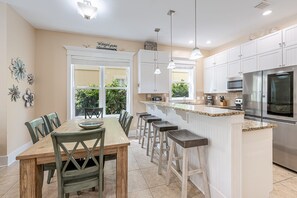 Horno, placa de cocina, lavavajillas, tostadora