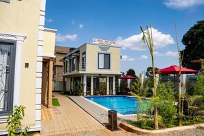 ด้านหน้าที่พัก