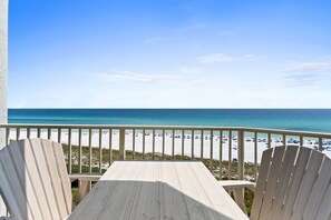 Outdoor dining - Luna Sea, Beach Manor | Stunning Views, Pools, Hot Tub, Steps to Beach | Beach Manor 708 (Miramar Beach)