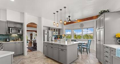 Santa Fe Luxury | Hot Tub, Views , Fire Pit | Close to Plaza | Monthly Rates