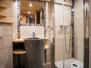 Hair dryer - Renovated Duplex-Mezzanine in Val Thorens – Sleeps 4, Mountain View, Ski-In/Ski-Out, Balcony (Val Thorens)