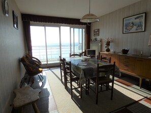 Dining - 1-Bedroom Sea View Apartment for 6 People (Saint-Jean-de-Monts)