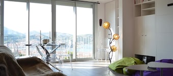 Modern apartment for 4 with sea view, parking, dishwasher, and washing machine