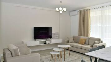 Appartement Familial, plusieurs chambres (White Moon Apartment 302) | Coin séjour