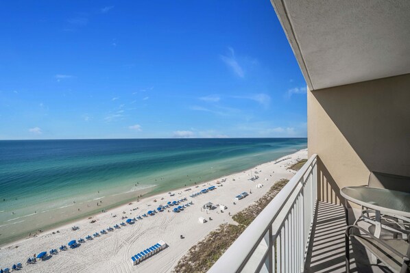 On the beach - 12th Floor 1BR + Bunks at Emerald Beach: Central Location, Breathtaking Views (Panama City Beach)
