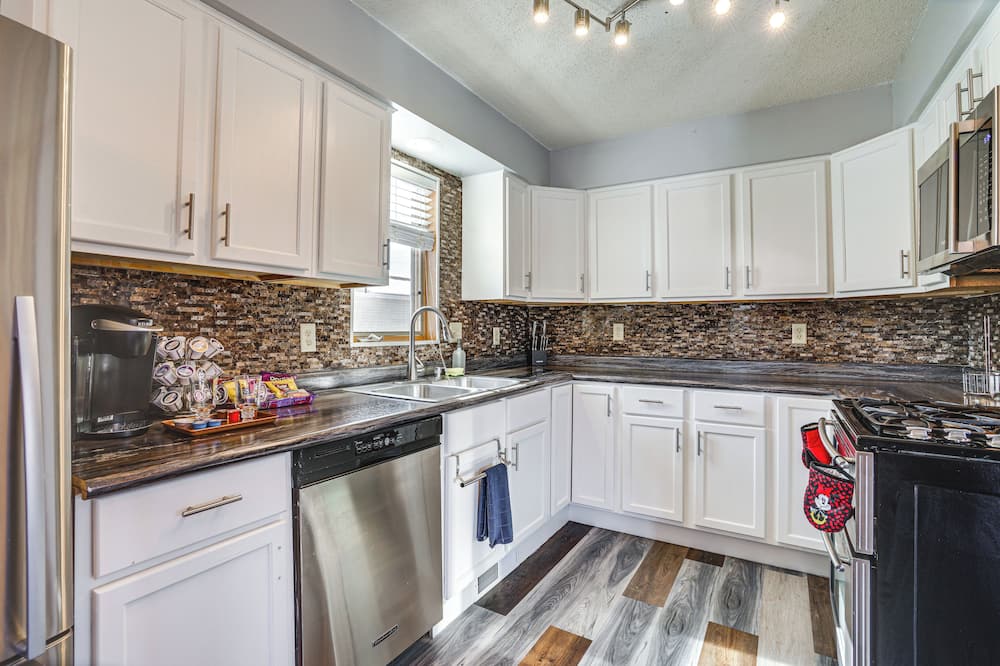 Minneapolis Family Home < 6 Mi to Boom Island Park - Oak Park, MN