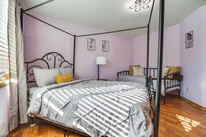 Interior - Minneapolis Family Home < 6 Mi to Boom Island Park (Minneapolis)