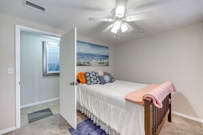 House (3 Bedrooms) | Interior - Cozy Jacksonville Home ~ 12 Mi to Downtown! (Jacksonville)