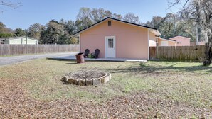 Unclassified image, 4 of 24, button - Cozy Jacksonville Home ~ 12 Mi to Downtown! (Jacksonville)