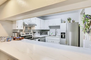 Apartment (2 Bedrooms) | Interior - Updated Tallahassee Townhome: 3 Mi to Downtown! (Tallahassee)
