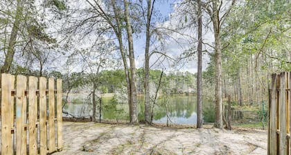 Updated Tallahassee Townhome: 3 Mi to Downtown!