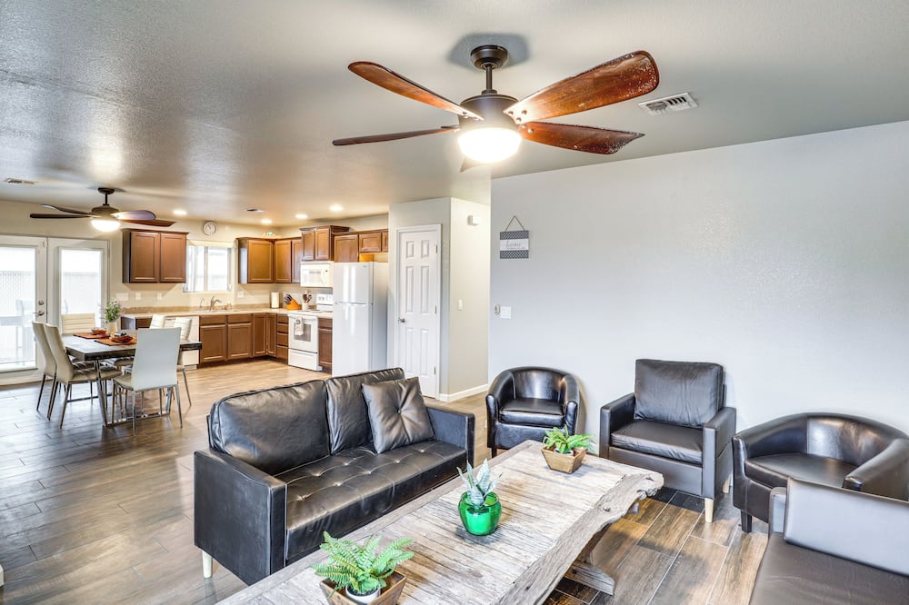 Fire Pit + Covered Patio: Bullhead City Escape! - Riviera, AZ