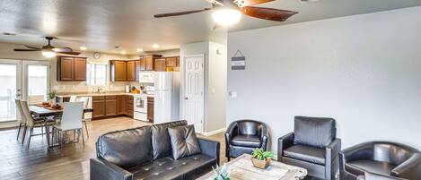 House (3 Bedrooms) | Interior